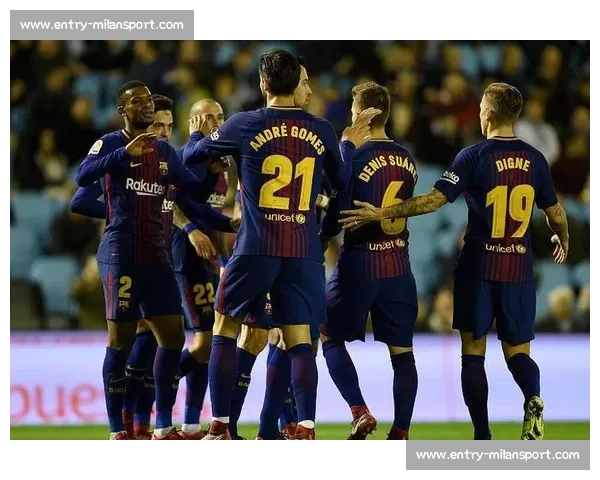 巴萨新星库巴西恋情曝光！携红发女友甜蜜度假机场秀恩爱