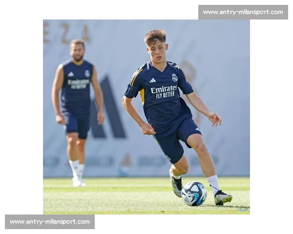 阿斯报预测尤文三叉戟回归战皇马：战术失衡难敌银河战舰，迪格雷戈里奥成唯一亮点